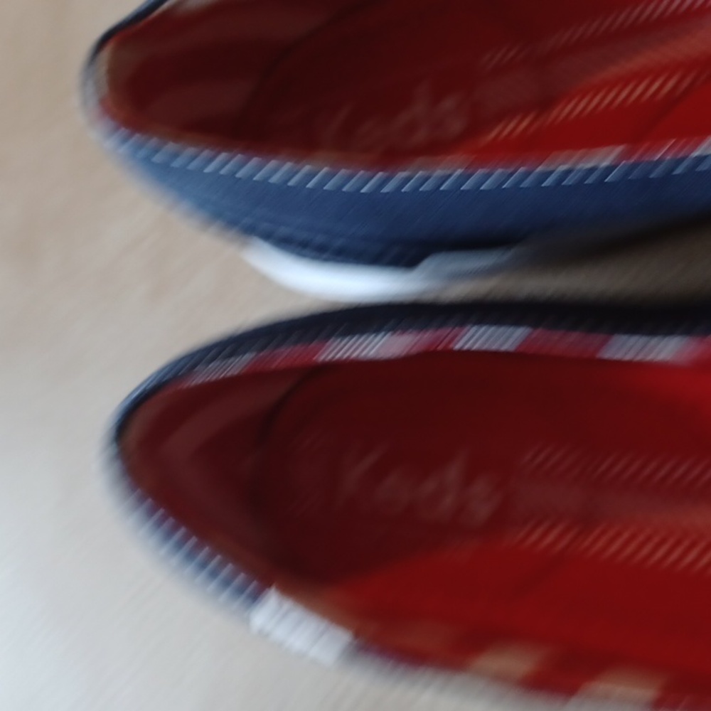 Shoes - Picture 2 of 4